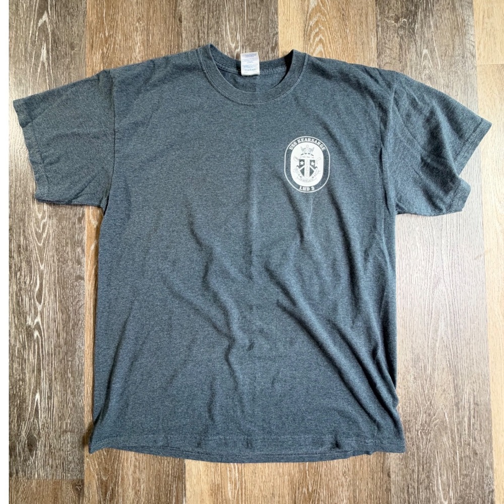 Gildan USS Kearsarge LHD 3 T-Shirt Mens Large Gray Short Sleeve Graphic Tee